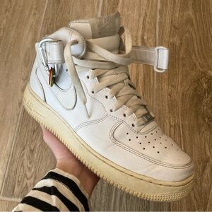 Nike Air Force 1 Mid Monster Papillon READ